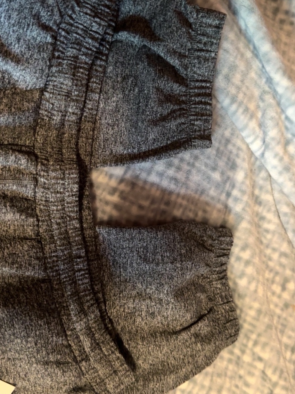 Vuori Women’s charcoal gray ankle pants - Picture 3 of 6